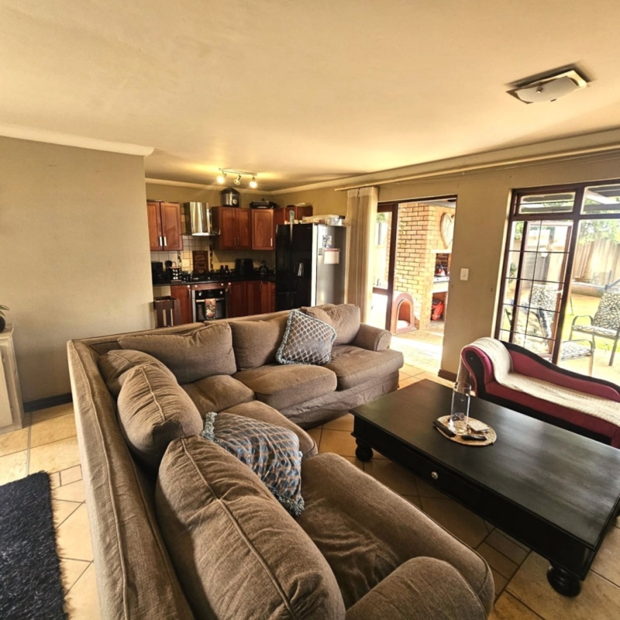 To Let 3 Bedroom Property for Rent in Waterval East North West